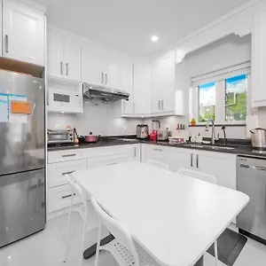 https://grandmas-brand-new-house-in.vancouver-hotels-bc.net